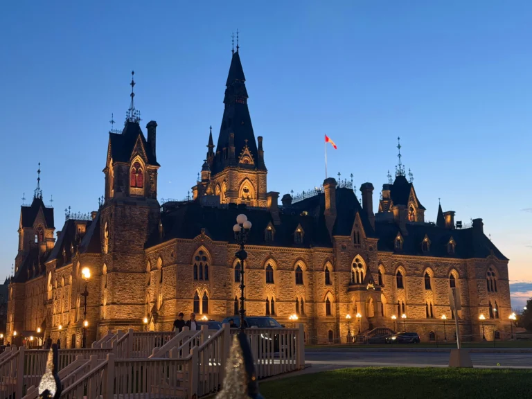 Picture at night of a building in Ottawa